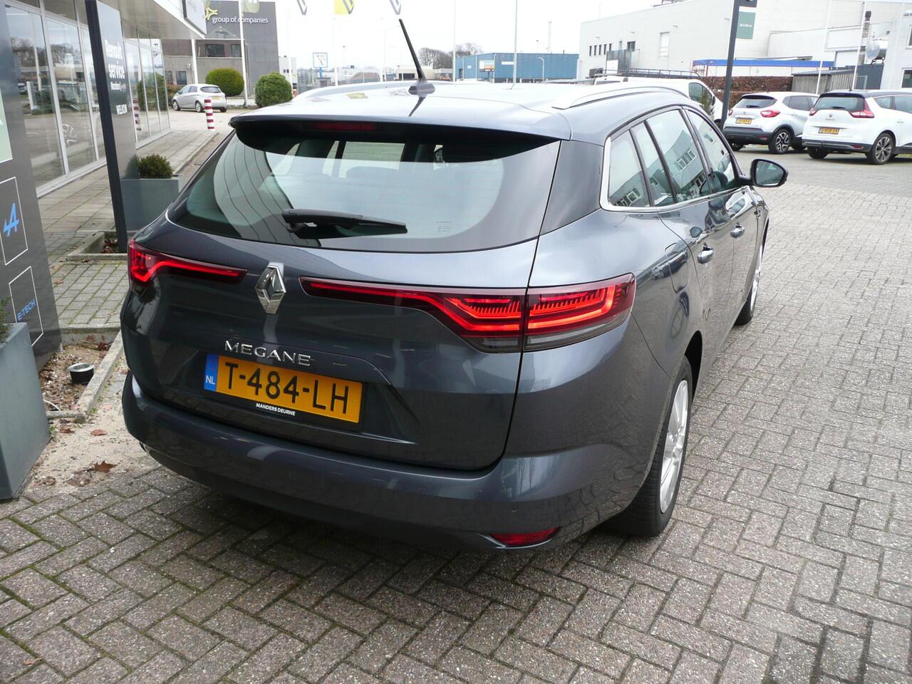 Renault MEGANE Estate 1.3 TCe 140 PARK ASSIST V + A/ NAVIGATIE AF FABRIEK EN DRAADLOZE APPLE CAR PLAY/ANDROID AUTO/ FULL LED + MISTLAMP LED VERLICHTING/ DAKRAILS SATIJN/ 4-SEIZOENS BANDEN/ ETC.. DEALER ONDERHOUDEN. RIJKLAAR!