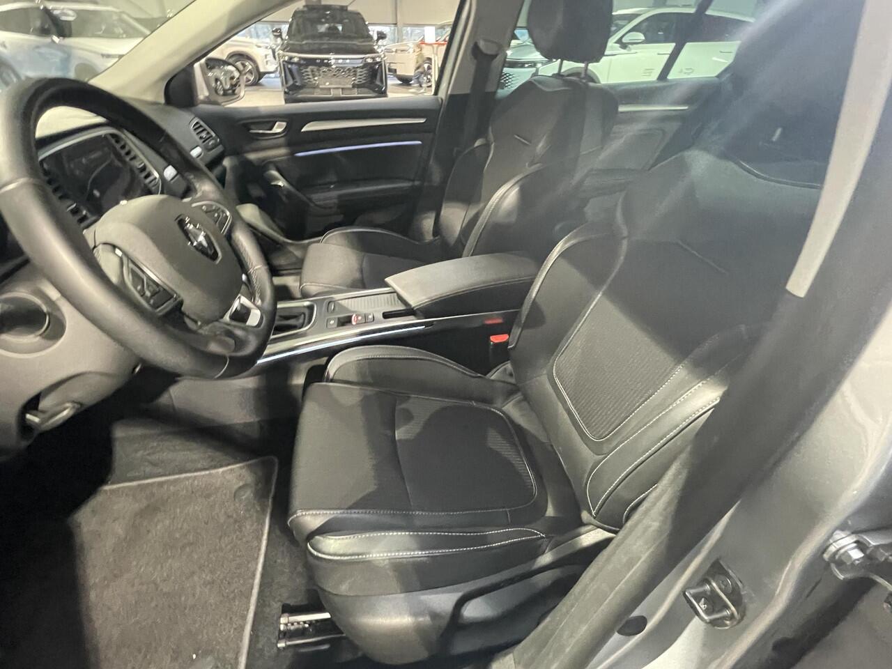 Renault MEGANE Estate 1.3 TCe 140 Techno | Automaat | Trekhaak | Navigatie | Achteruitrijcamera |