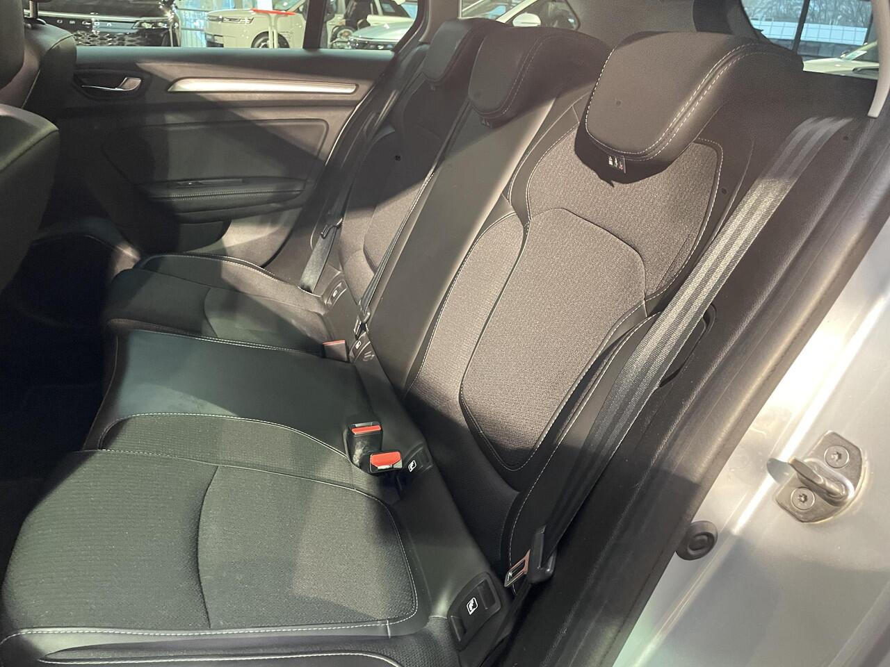 Renault MEGANE Estate 1.3 TCe 140 Techno | Automaat | Trekhaak | Navigatie | Achteruitrijcamera |