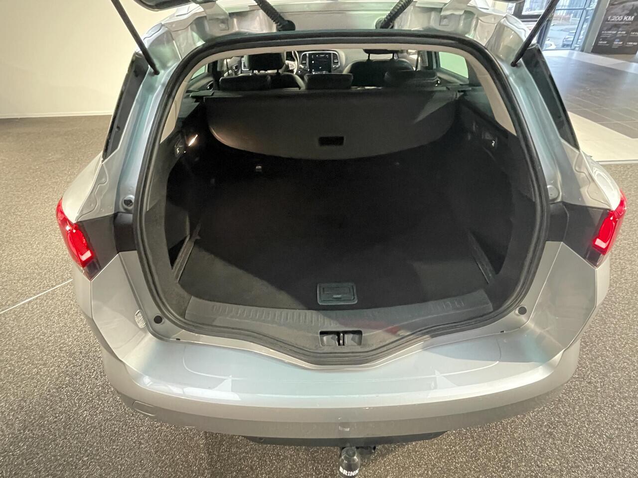 Renault MEGANE Estate 1.3 TCe 140 Techno | Automaat | Trekhaak | Navigatie | Achteruitrijcamera |