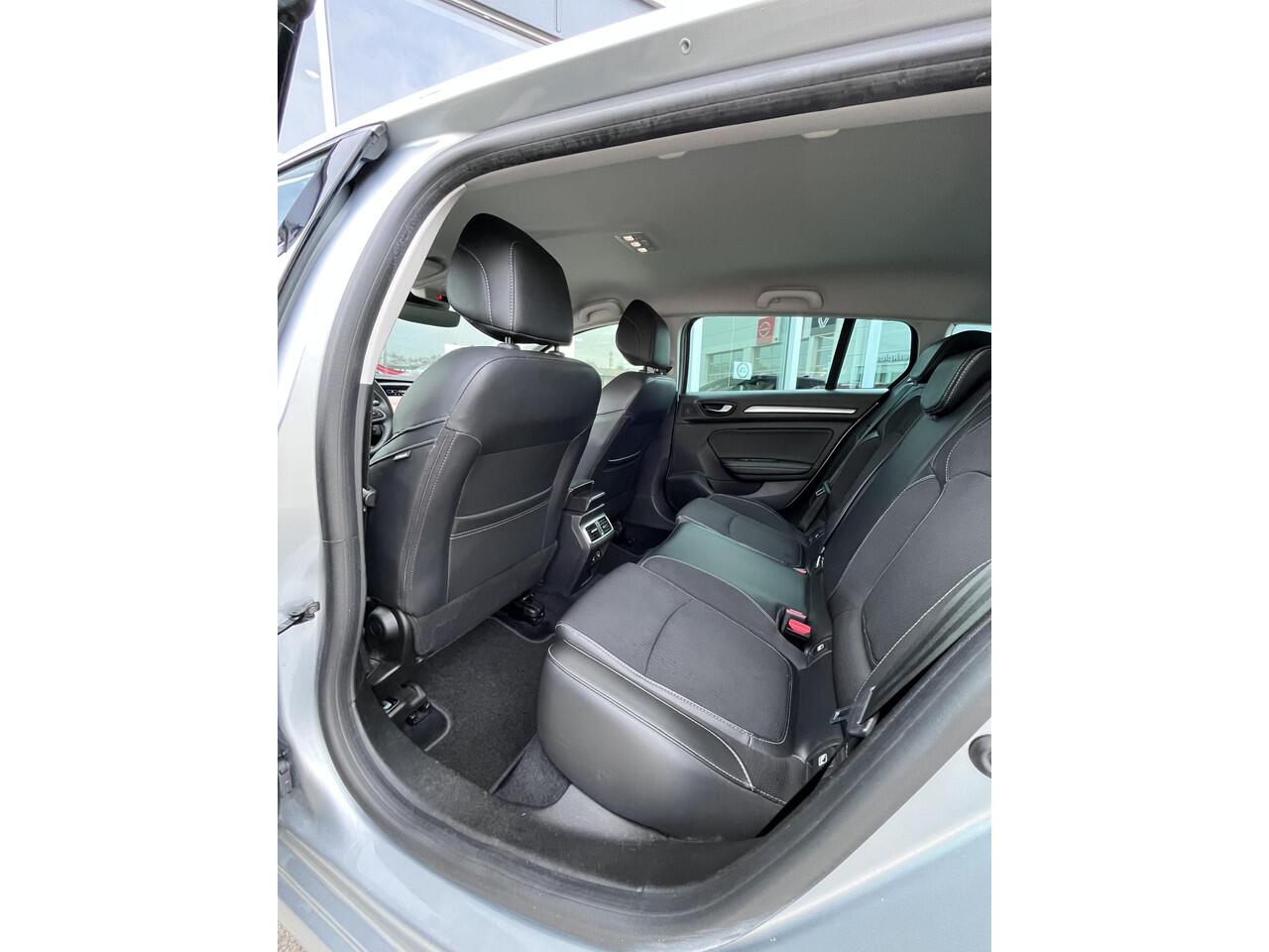 Renault MEGANE Estate 1.3 TCe 140 Techno | Trekhaak | Automaat | Pack Parking |