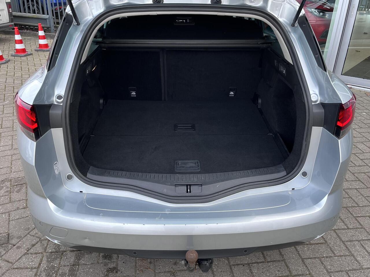 Renault MEGANE Estate 1.3 TCe 140 Techno | Trekhaak | Automaat | Pack Parking |