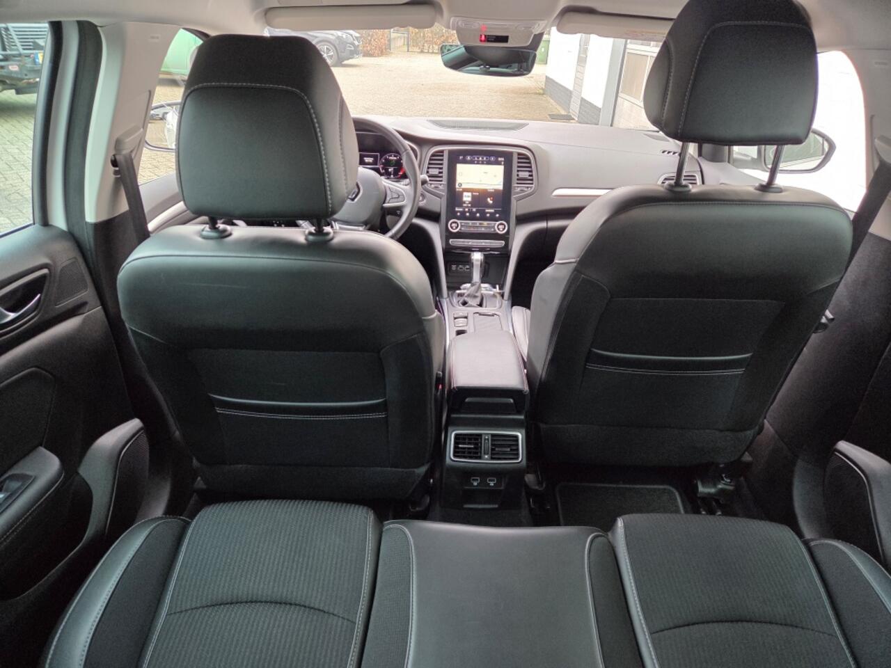 Renault MEGANE Estate 1.3 TCe 140 Techno Automaat | Groot scherm | Navigatie | Trekhaa