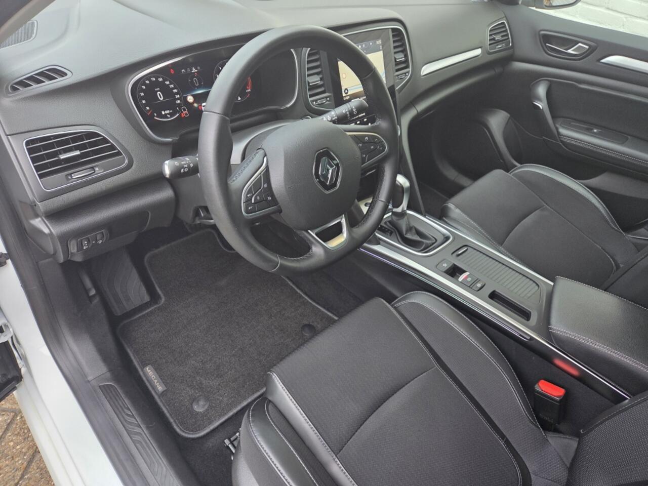 Renault MEGANE Estate 1.3 TCe 140 Techno Automaat | Groot scherm | Navigatie | Trekhaa