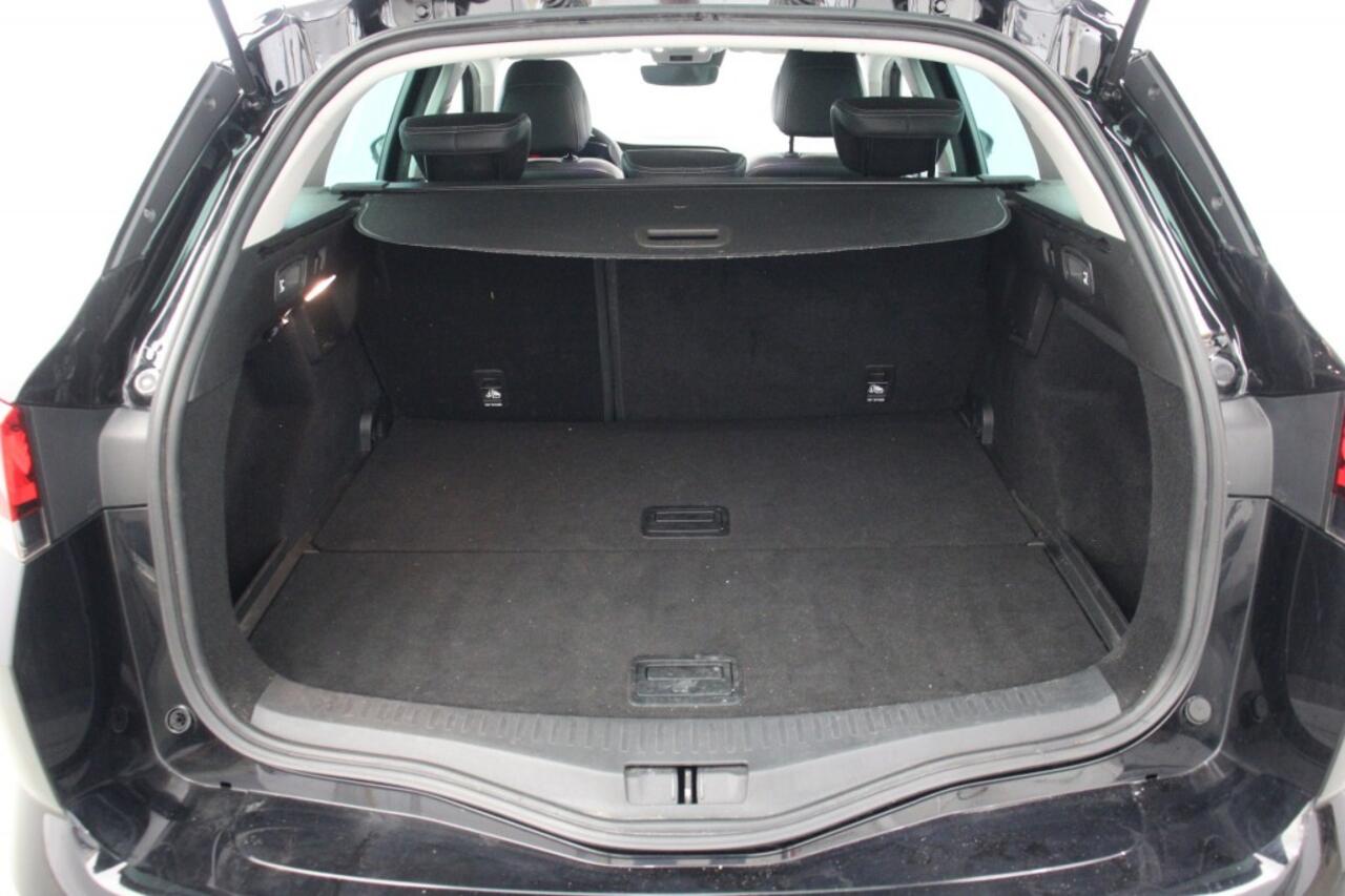 Renault MEGANE Estate 1.3 TCe 140 Techno Automaat - Digitaal Cockpit, Carplay, Camera, Half Leer, Trekhaak