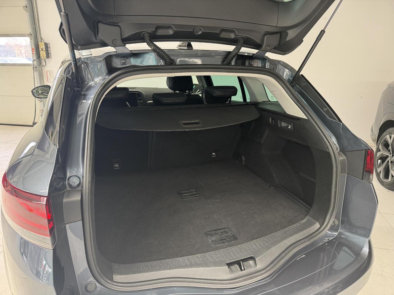 Renault MEGANE Estate 1.3 TCe 140 Techno | Navigatie | Achteruitrijcamera | Trekhaak | All-Season Banden |