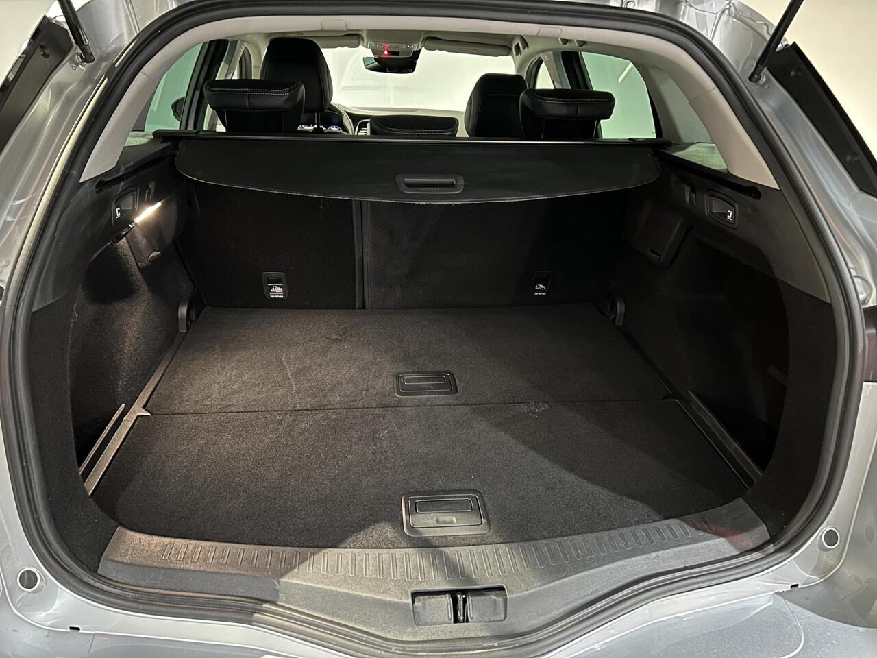 Renault MEGANE Estate 1.3 TCe 140 Techno | Navigatie | Achteruitrijcamera | Cruise control