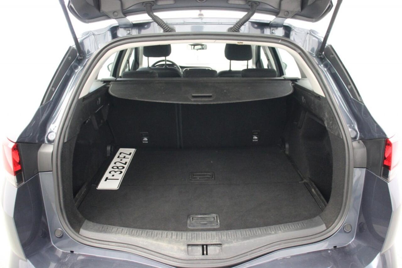 Renault MEGANE Estate 1.3 TCe 140 Equilibre - Carplay, Navi, Cruise, Clima, Trekhaak