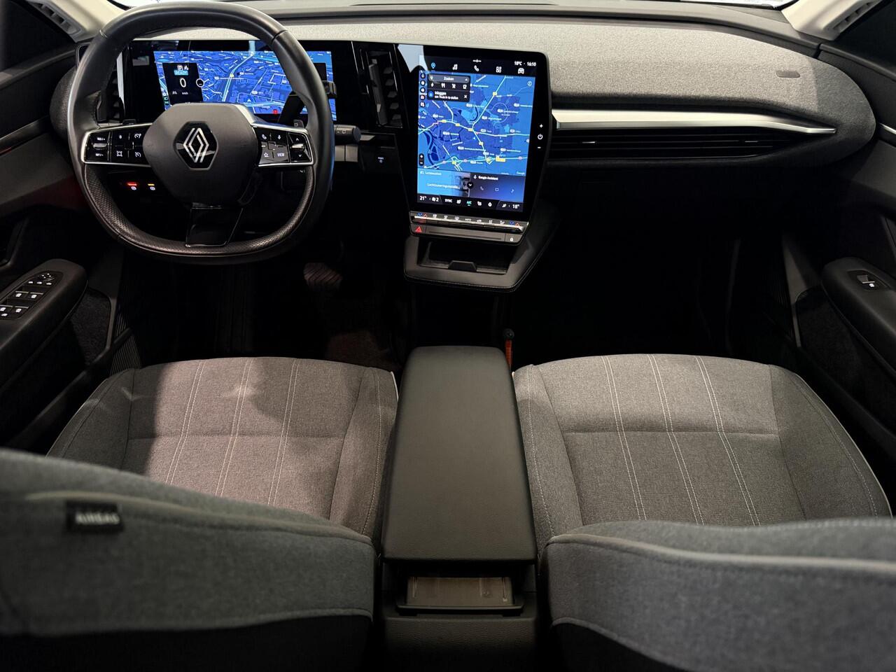 Renault MEGANE E-Tech EV60 220 Optimum Charge Evolution | 94,5% SOH | Warmtepomp | Stoel- en stuurverwarming | Parkeersensoren voor, achter en achteruitrijcamera | 1e eigenaar + dealer onderhouden!