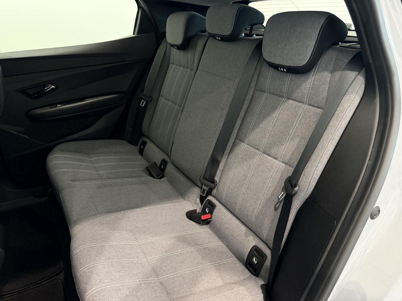 Renault MEGANE E-Tech EV60 220 Optimum Charge Evolution | 94,5% SOH | Warmtepomp | Stoel- en stuurverwarming | Parkeersensoren voor, achter en achteruitrijcamera | 1e eigenaar + dealer onderhouden!