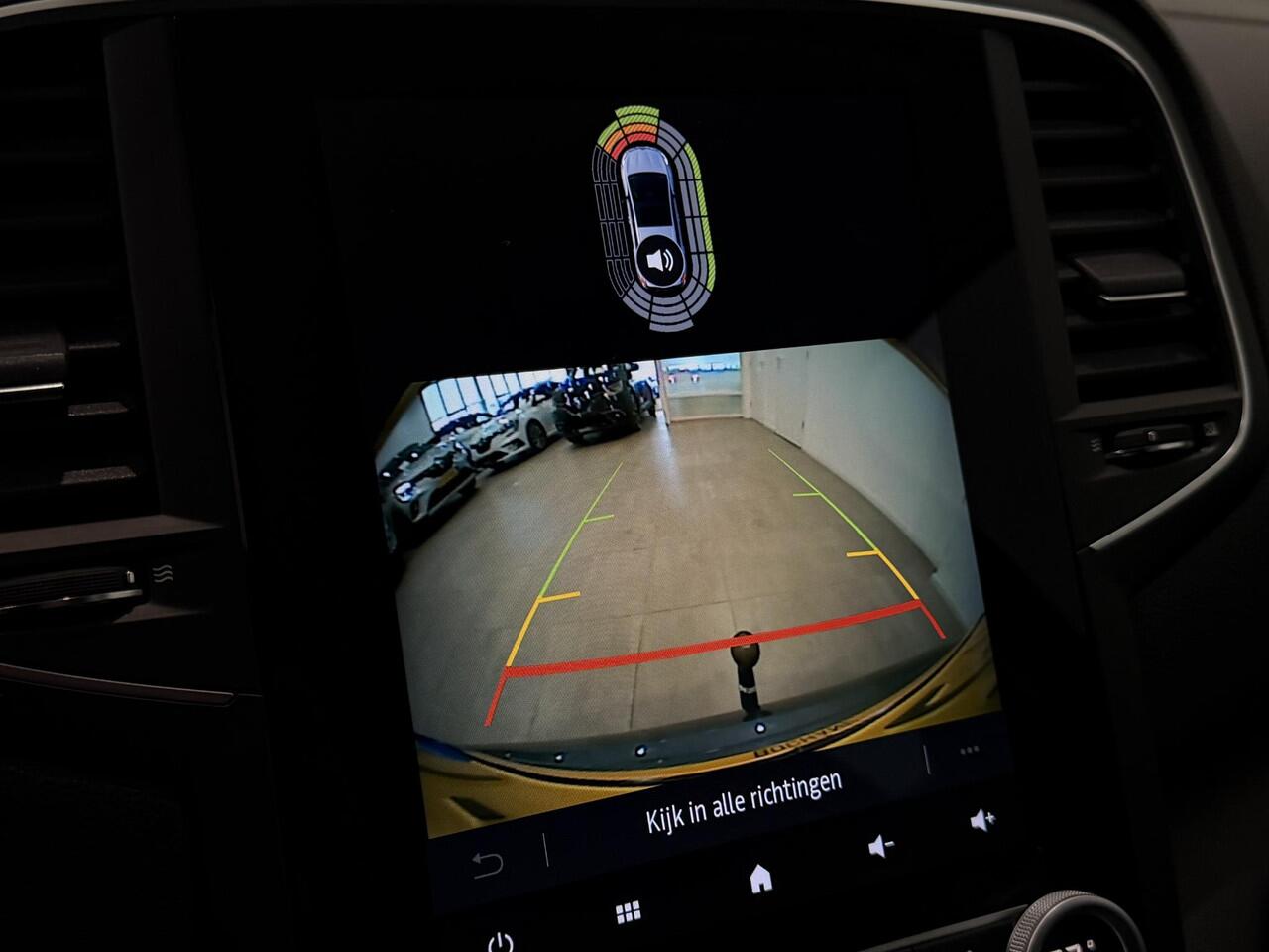 Renault MEGANE Estate 1.3 TCe 140 EDC Techno | Trekhaak 1.700 KG | All season banden | Dodehoek Detectie