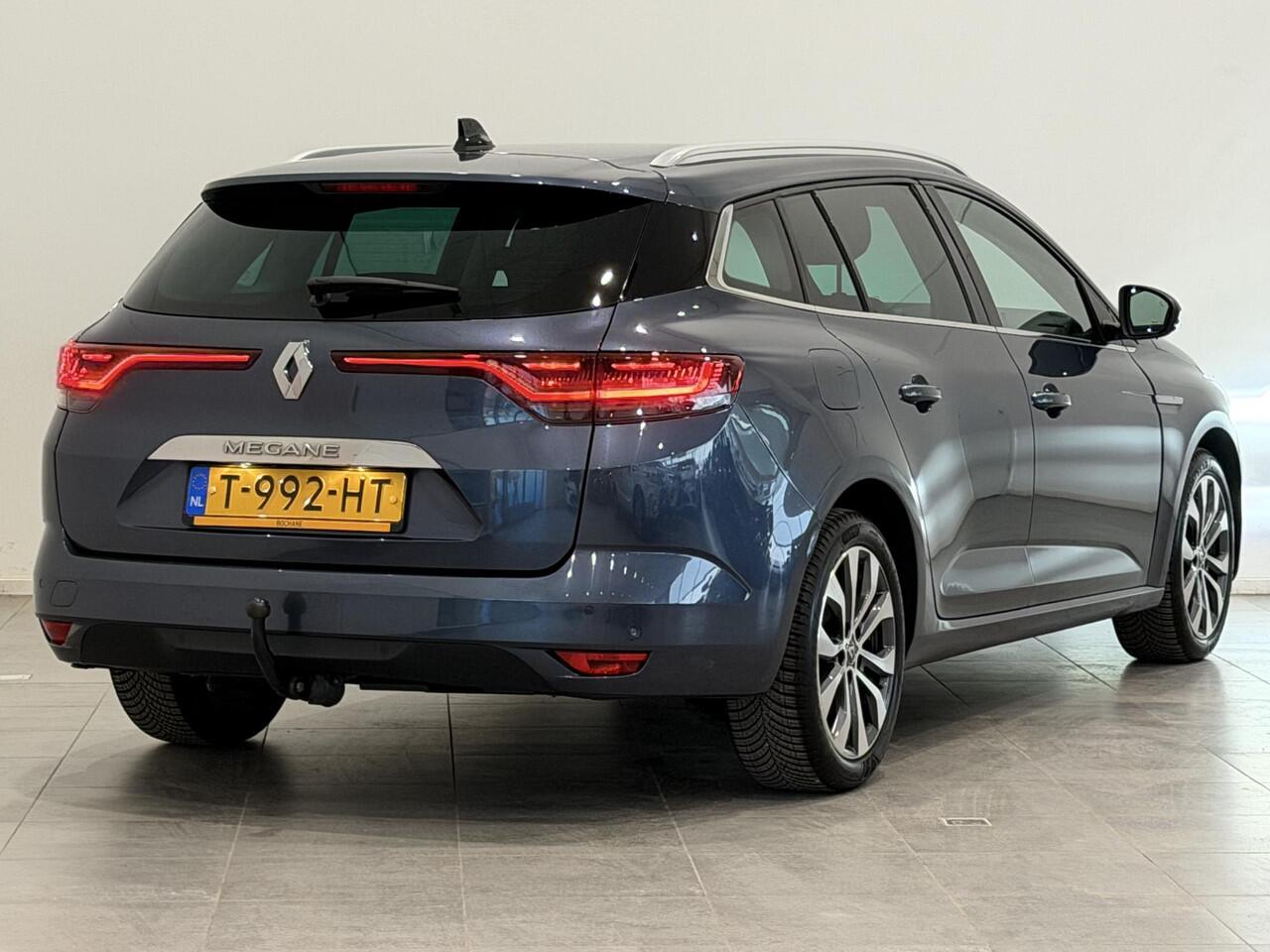 Renault MEGANE Estate 1.3 TCe 140 EDC Techno | Trekhaak 1.700 KG | All season banden | Dodehoek Detectie