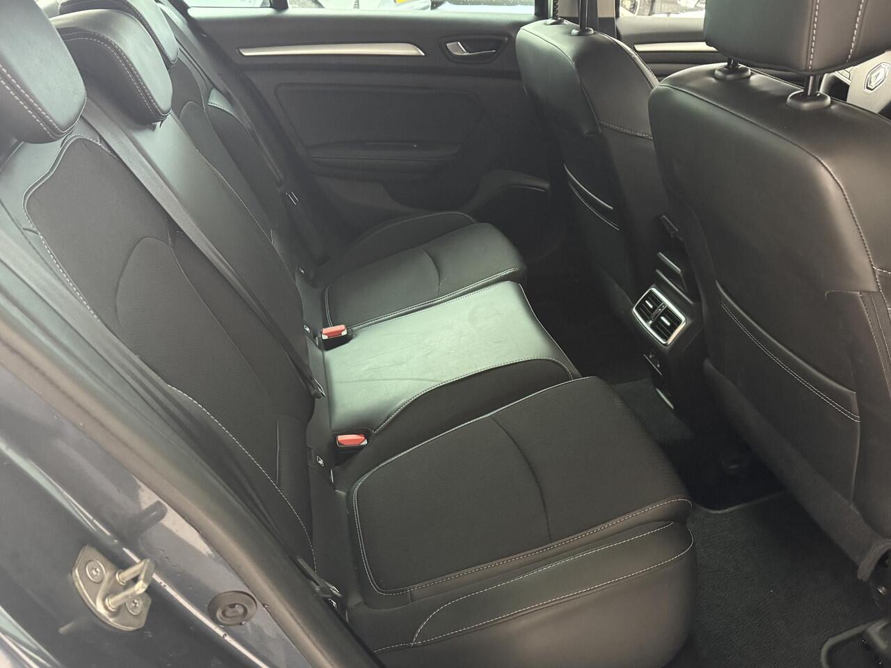 Renault MEGANE Estate 1.3 TCe 140 Techno | Navigatie | Achteruitrijcamera | Trekhaak | All-Season Banden |