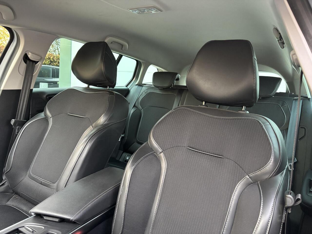 Renault MEGANE Estate 1.3 TCe 140 Techno | Trekhaak | Aanhangwagen geremd 1700 kg |