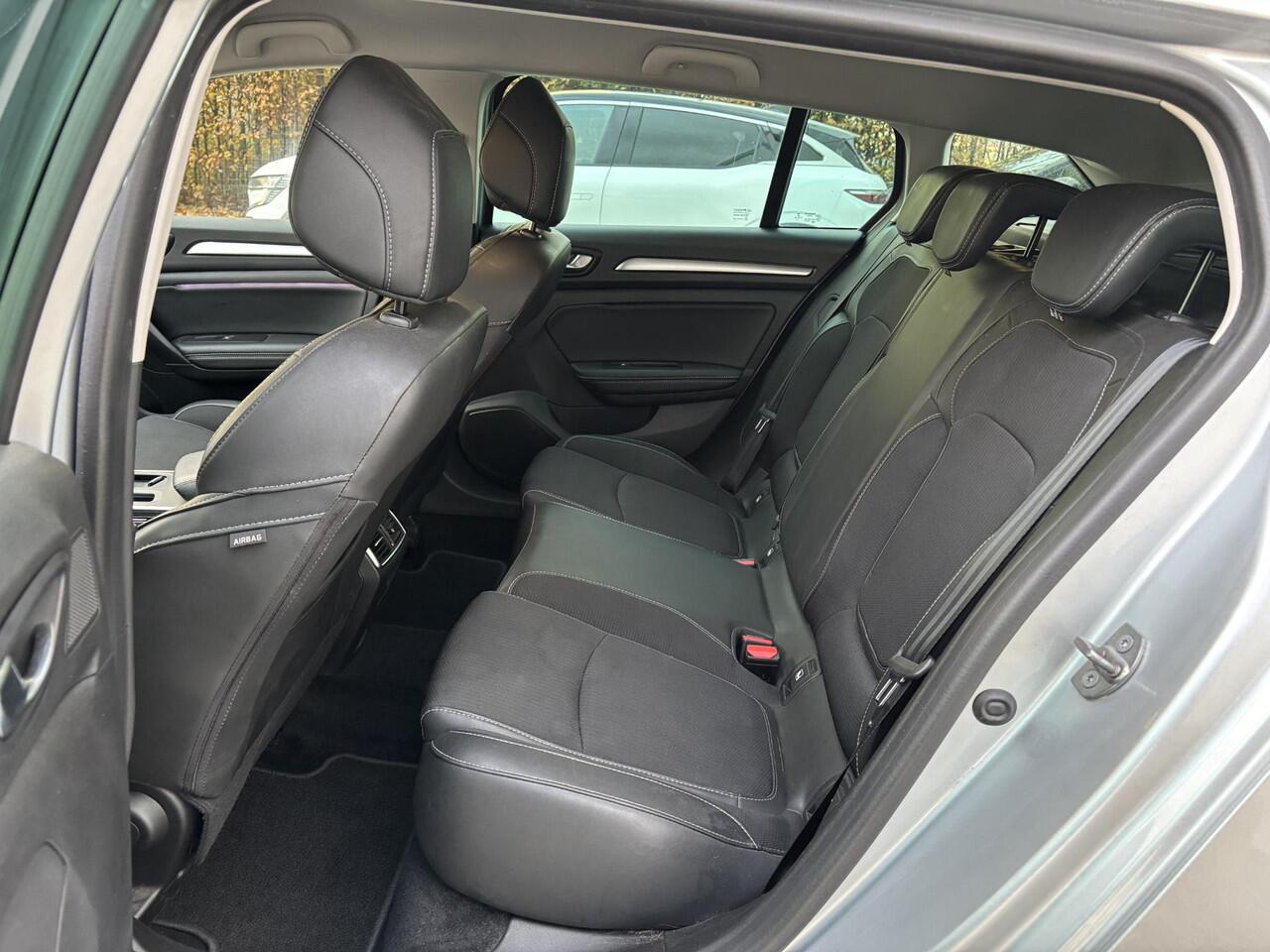 Renault MEGANE Estate 1.3 TCe 140 Techno | Trekhaak | Aanhangwagen geremd 1700 kg |