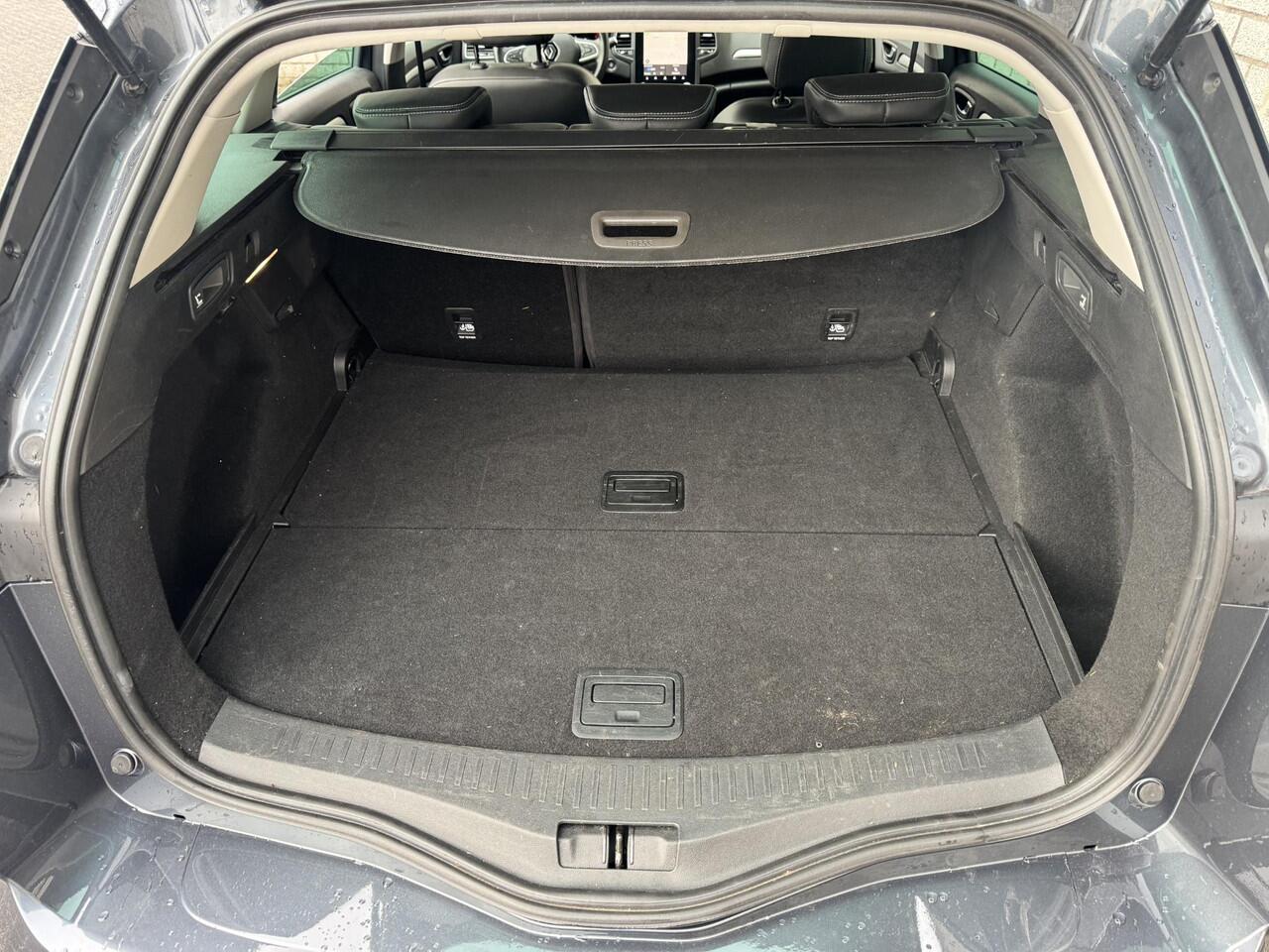 Renault MEGANE Estate 1.3 TCe 140 Techno | Trekhaak | Apple CarPlay / Android Auto | Navigatie | Climate Control |