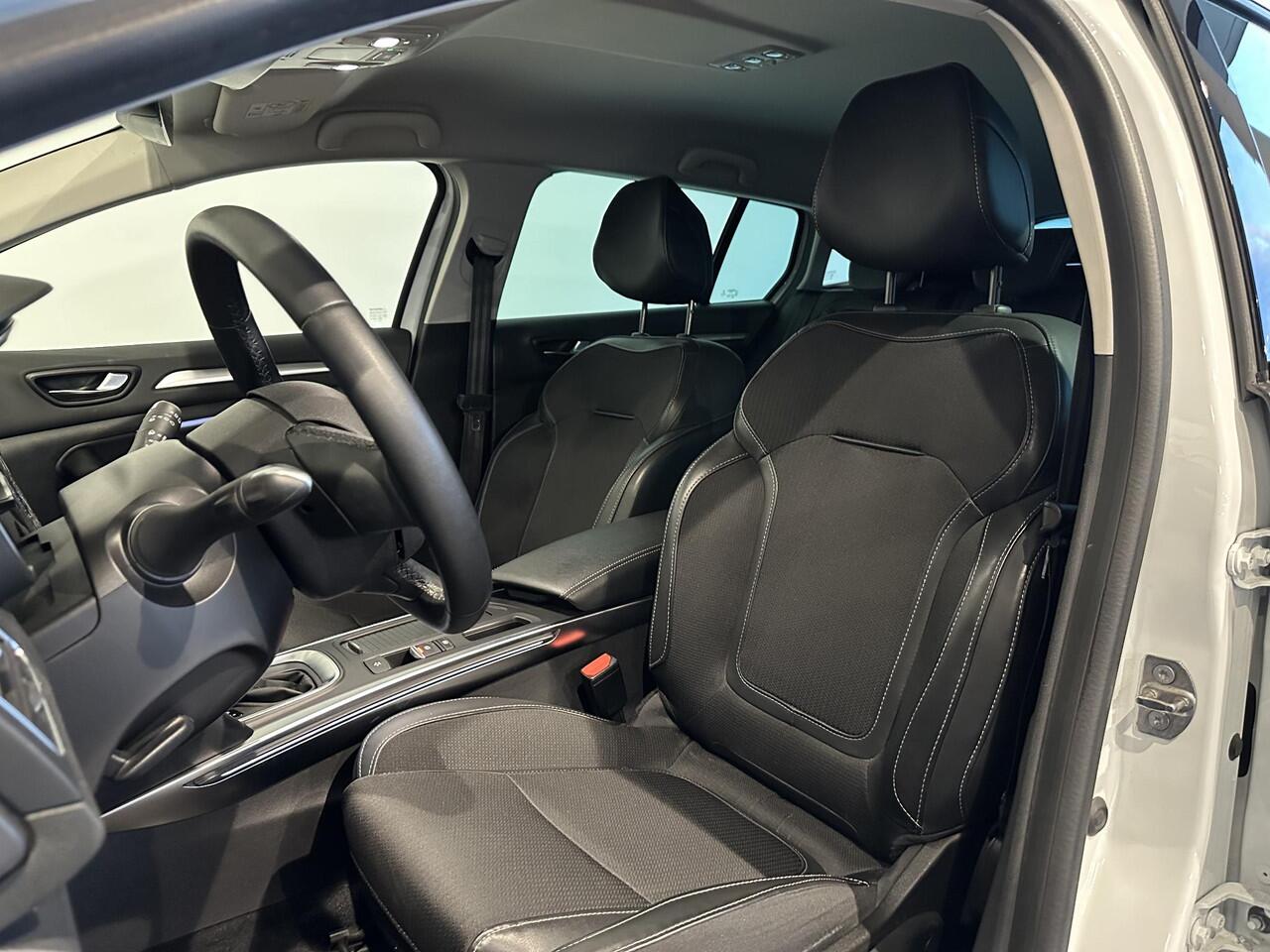Renault MEGANE Estate 1.3 TCe 140 EDC Techno AUTOMAAT | Trekhaak | Achteruitrijcamera | Navigatie | Apple CarPlay / Android Auto |