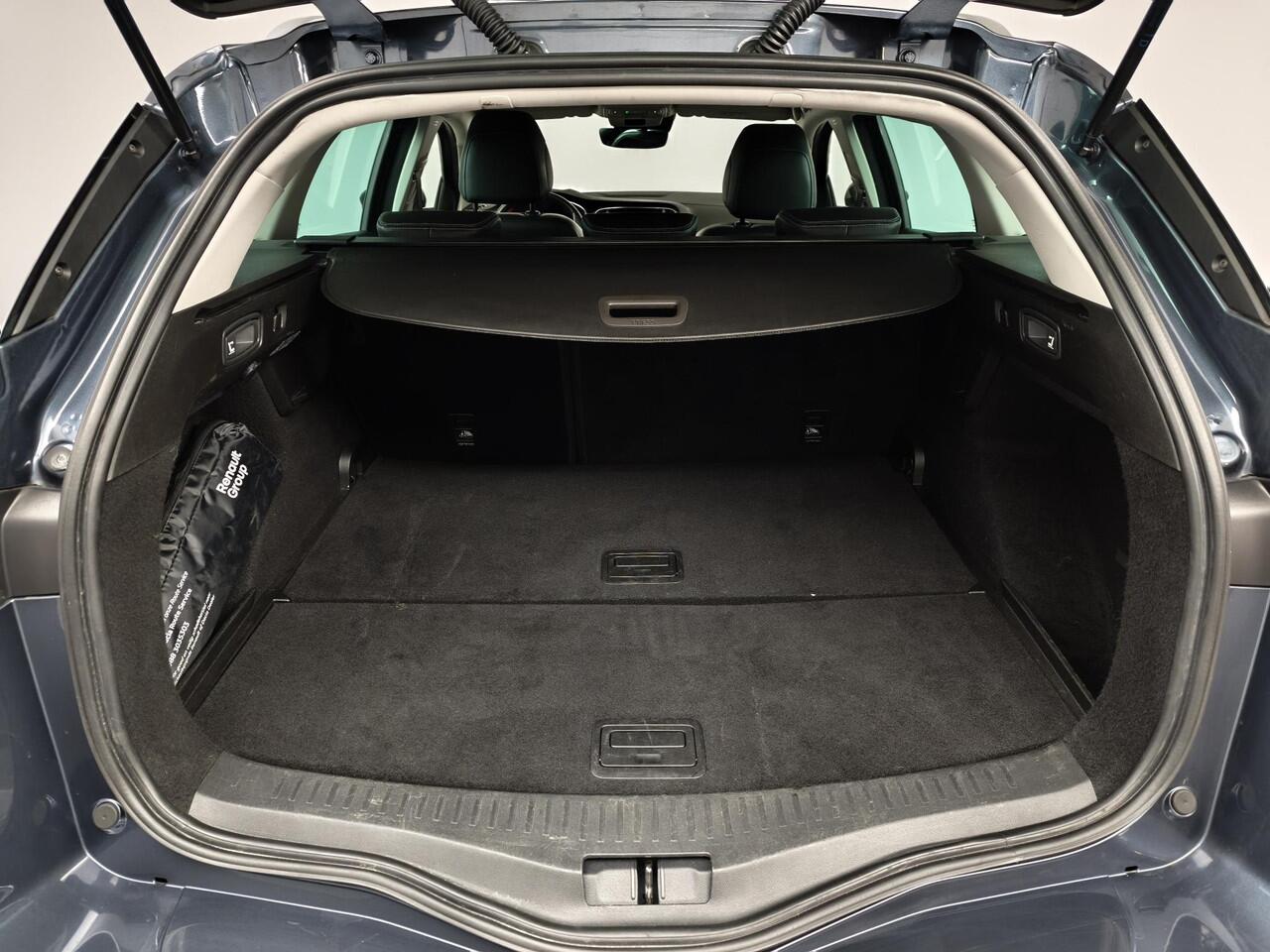 Renault MEGANE Estate 1.3 TCe 140 Techno | Automaat | Trekhaak | Navigatie | Camera | 4-Seizoenbanden
