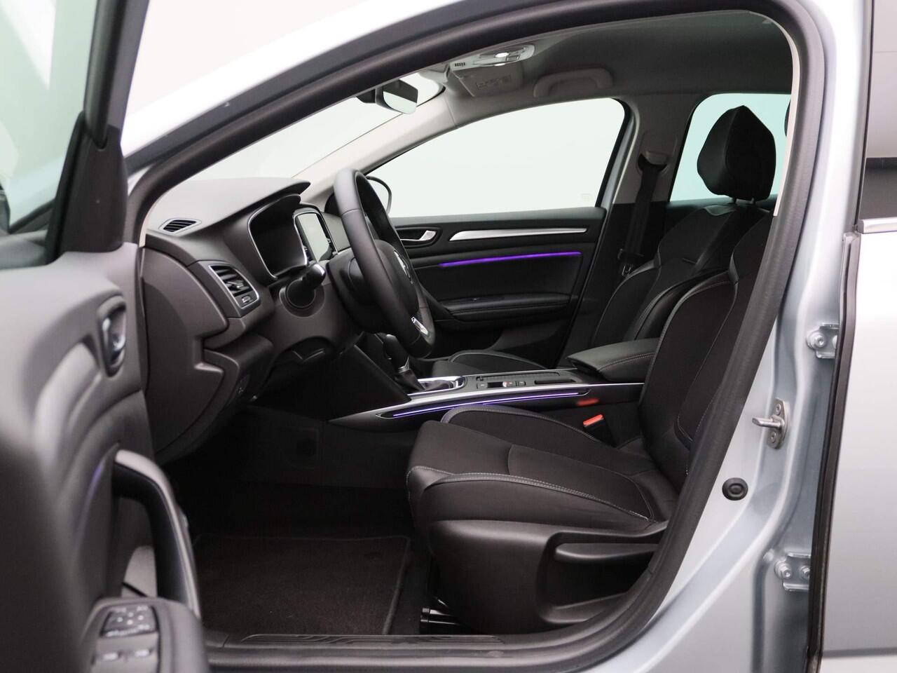 Renault MEGANE Estate 1.3 TCe 140Pk Techno | Navigatie | Apple & Android Carplay | Parkeersensoren Voor & Achter | Camera | Climate Control | Privacy Glass | Cruise Control | Keyless Entry | Trekhaak |