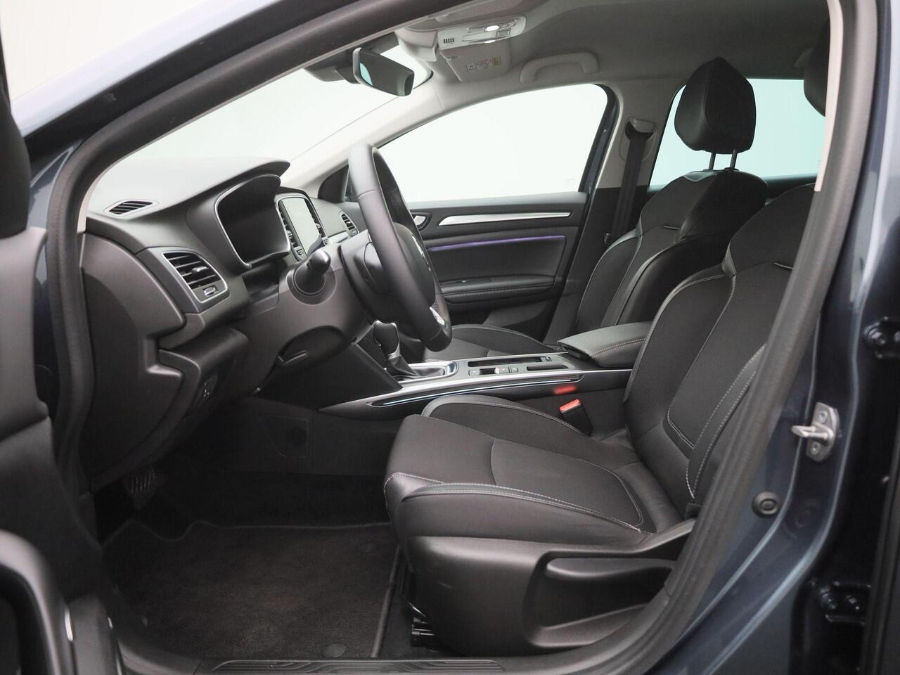 Renault MEGANE Estate 1.3 TCe 140 PK Techno Navigatie | Climate Control | Cruise Control | Parkeersensoren Voor en Achter | Camera Achter | Apple Carplay & Android Auto