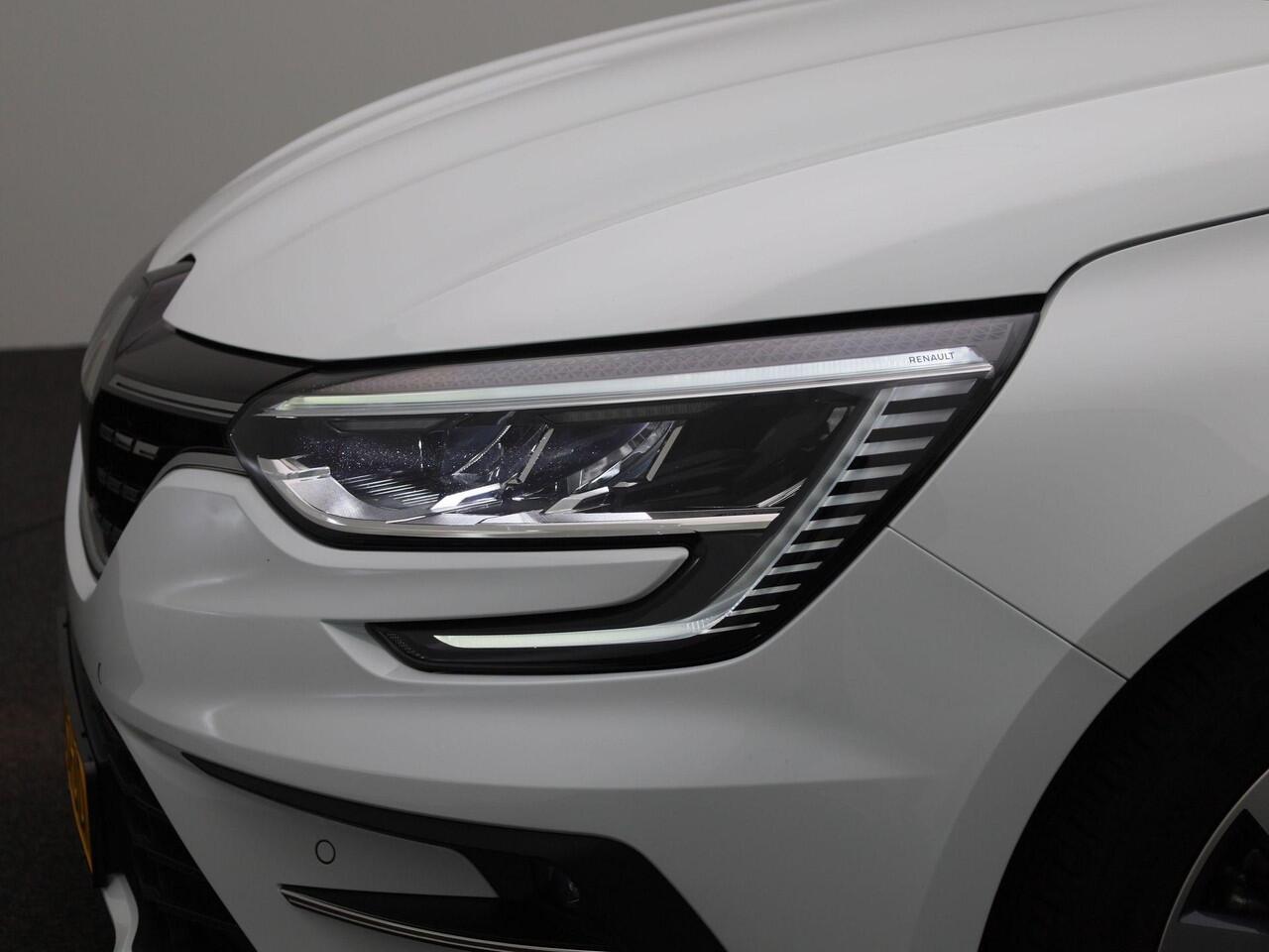 Renault MEGANE Estate 1.3 TCe 140 Techno | Stoel- & Stuurwielverwarming | 9,3" Full-Map Navigatie | Camera | PDC Voor + Achter | Climate Control | LED Pure Vision | Keyless | 17" LMV | Privacy Glass | Apple Carplay & Android Auto