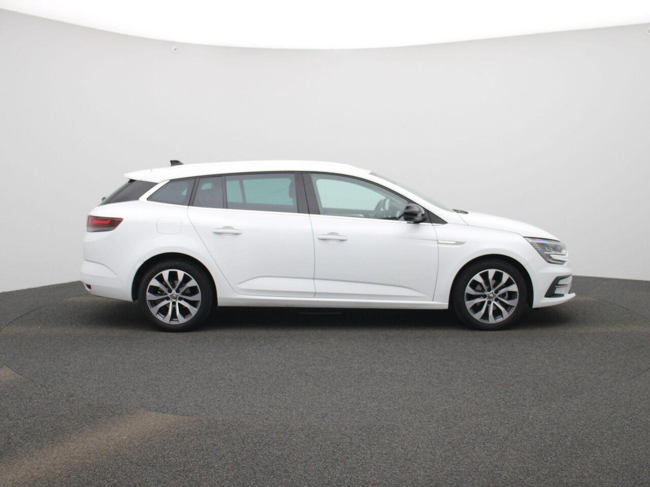 Renault MEGANE Estate 1.3 TCe 140 Techno | Stoel- & Stuurwielverwarming | 9,3" Full-Map Navigatie | Camera | PDC Voor + Achter | Climate Control | LED Pure Vision | Keyless | 17" LMV | Privacy Glass | Apple Carplay & Android Auto