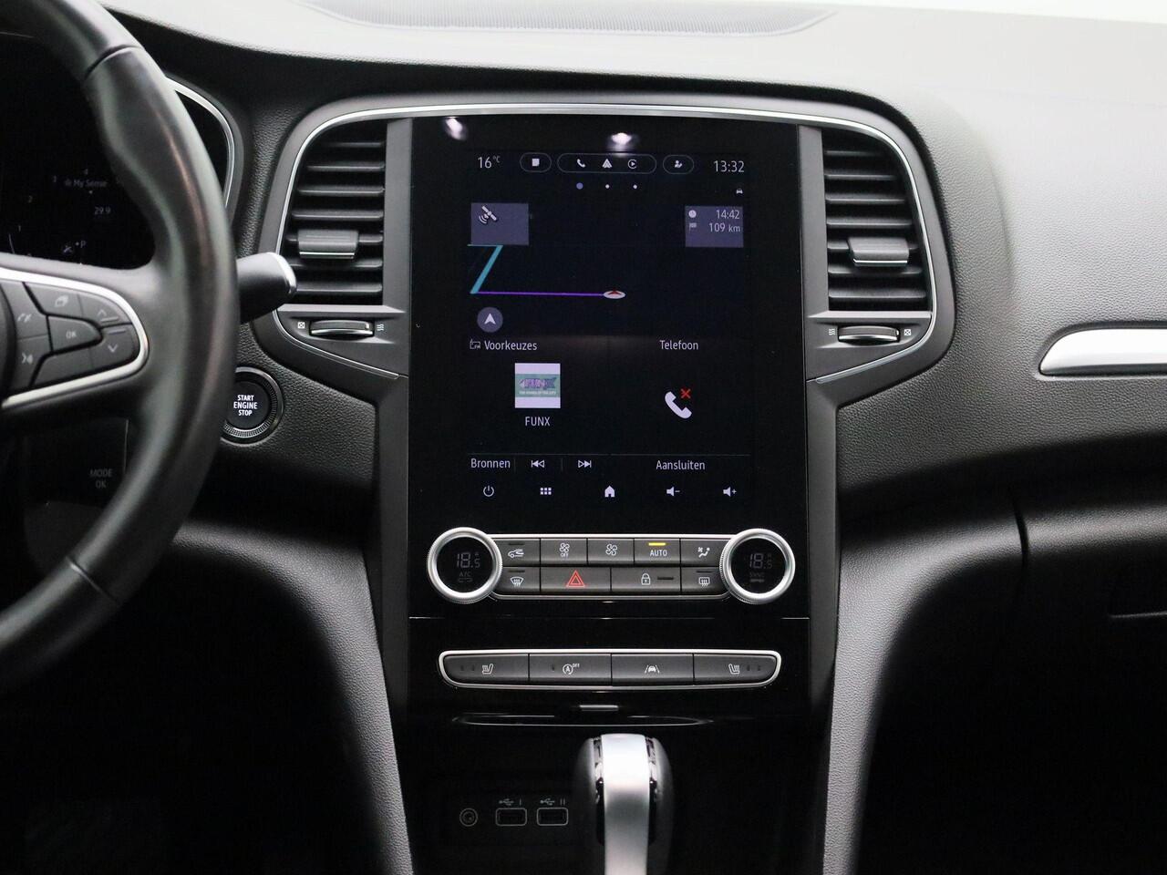 Renault MEGANE Estate 1.3 TCe 140 PK Techno Navigatie | Climate Control | Cruise Control | Parkeersensoren Voor en Achter | Camera Achter | Apple Carplay & Android Auto