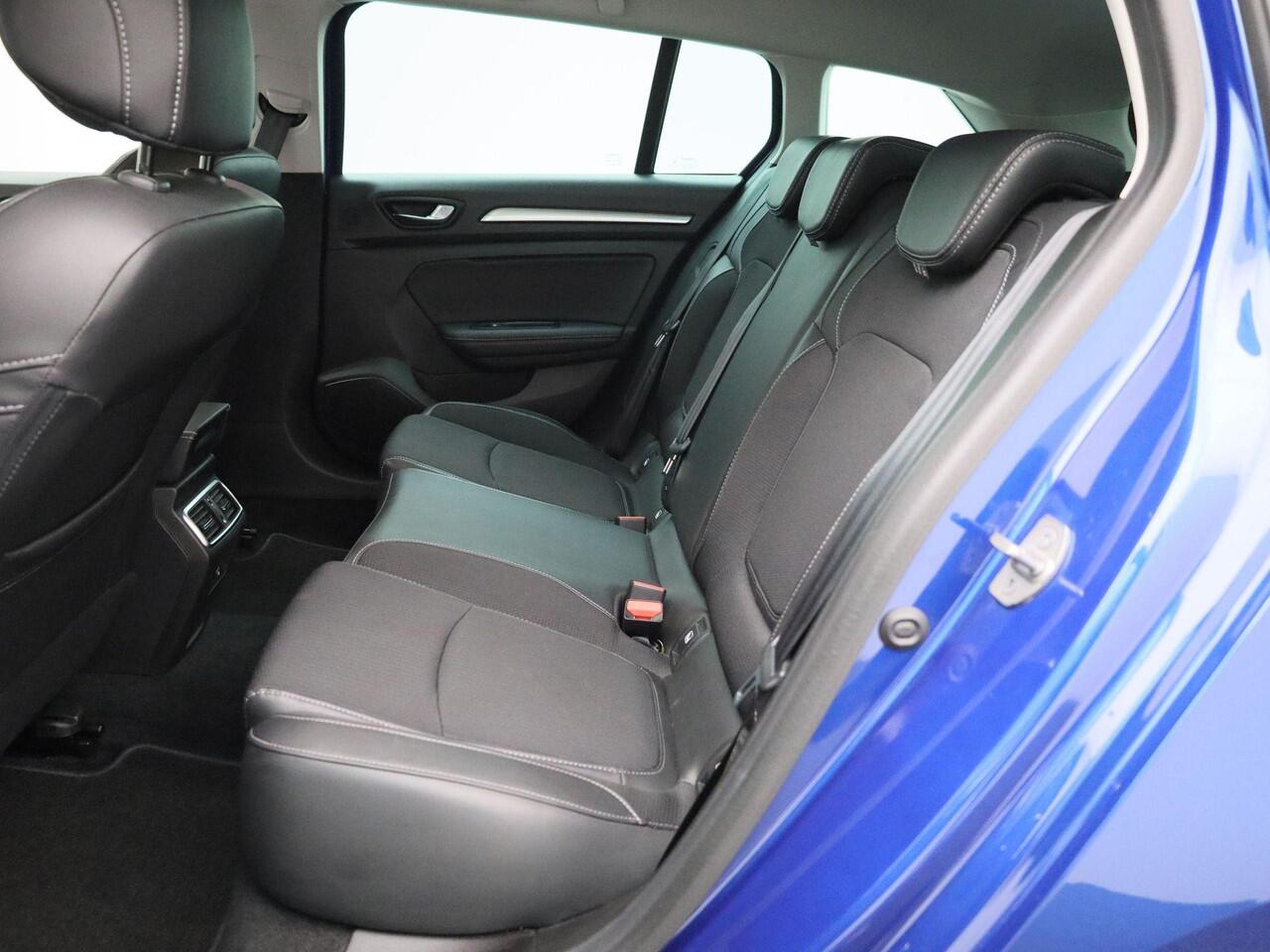 Renault MEGANE Estate 1.3 TCe 140Pk Techno | Trekhaak | 1700kg Trekvermogen | Apple/Android Carplay | Achteruitrijcamera | Parkeersensoren Rondom | Keyless entry