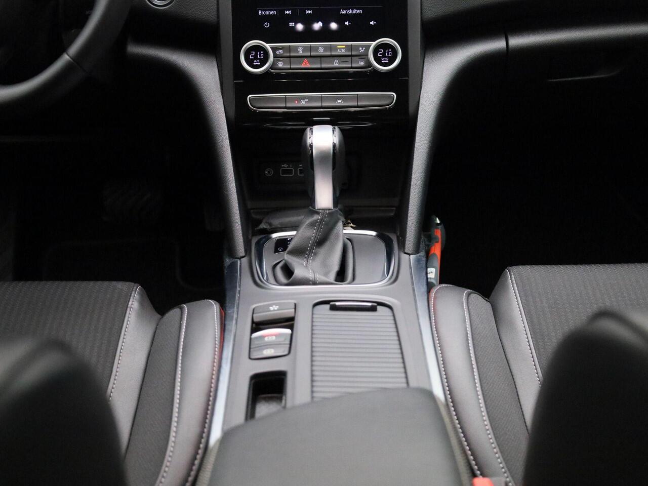 Renault MEGANE Estate 1.3 TCe Techno 140PK | Automaat | Trekhaak | Navigatie | Achteruitrijcamera | Climate Control | Apple CarPlay & Android Auto