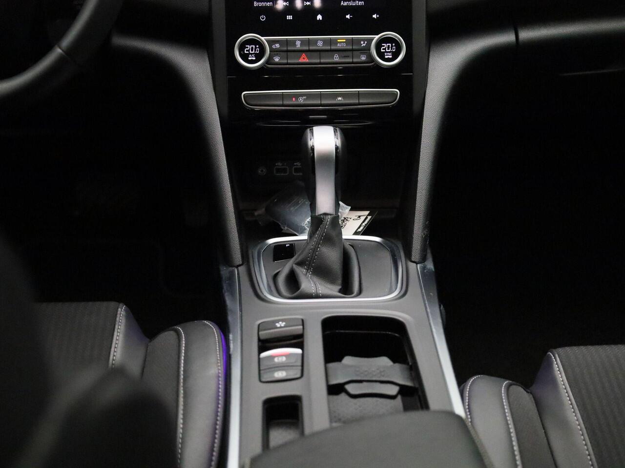 Renault MEGANE Estate 1.3 TCe 140Pk Techno | Android & Apple Carplay | 1700kg Trekvermogen | Vaste Trekhaak | Achteruitrijcamera | Cruise & Climate Control | Parkeersensoren | DAB | LED