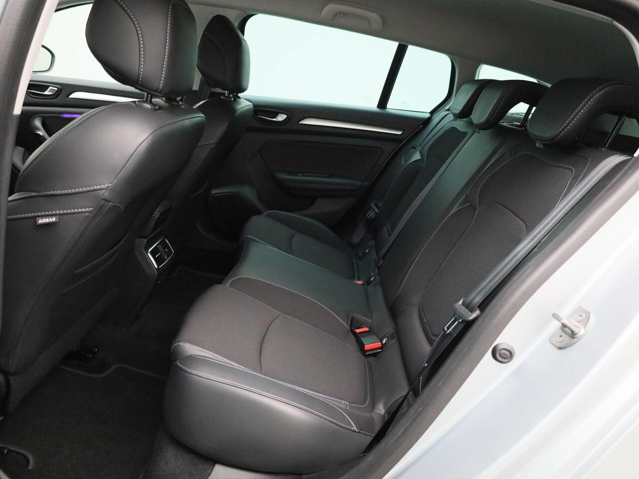 Renault MEGANE Estate TCe 140 Techno | Automaat | Achteruitrijcamera