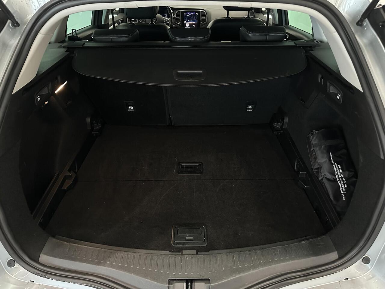 Renault MEGANE Estate 1.3 TCe 140 EDC Techno | Stoel- en stuurverwarming | Apple Carplay/Android Auto