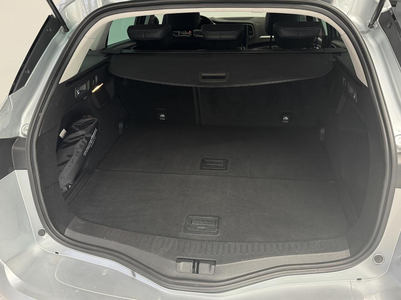 Renault MEGANE Estate 1.3 TCe 140 Techno | Navigatie | Camera | Stoel + stuurverwarming |