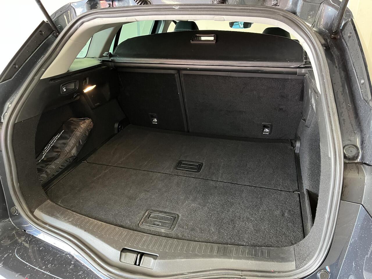 Renault MEGANE Estate 1.3 TCe 140 EDC Techno | Stuur- & stoelverwarming | Camera | Keyless | Full LED | Navigatie | Apple Carplay & Android Auto