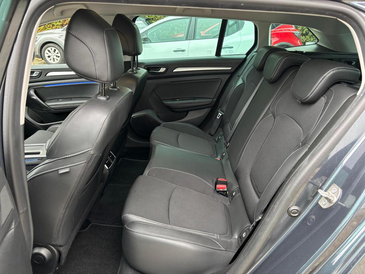 Renault MEGANE Estate 1.3 TCe 140 Techno | Achteruitrijcamera |