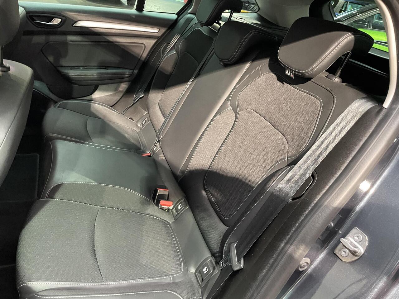 Renault MEGANE Estate 1.3 TCe 140 Techno | Automaat | Stoelverwarming | Achteruitrijcamera | Navigatie |