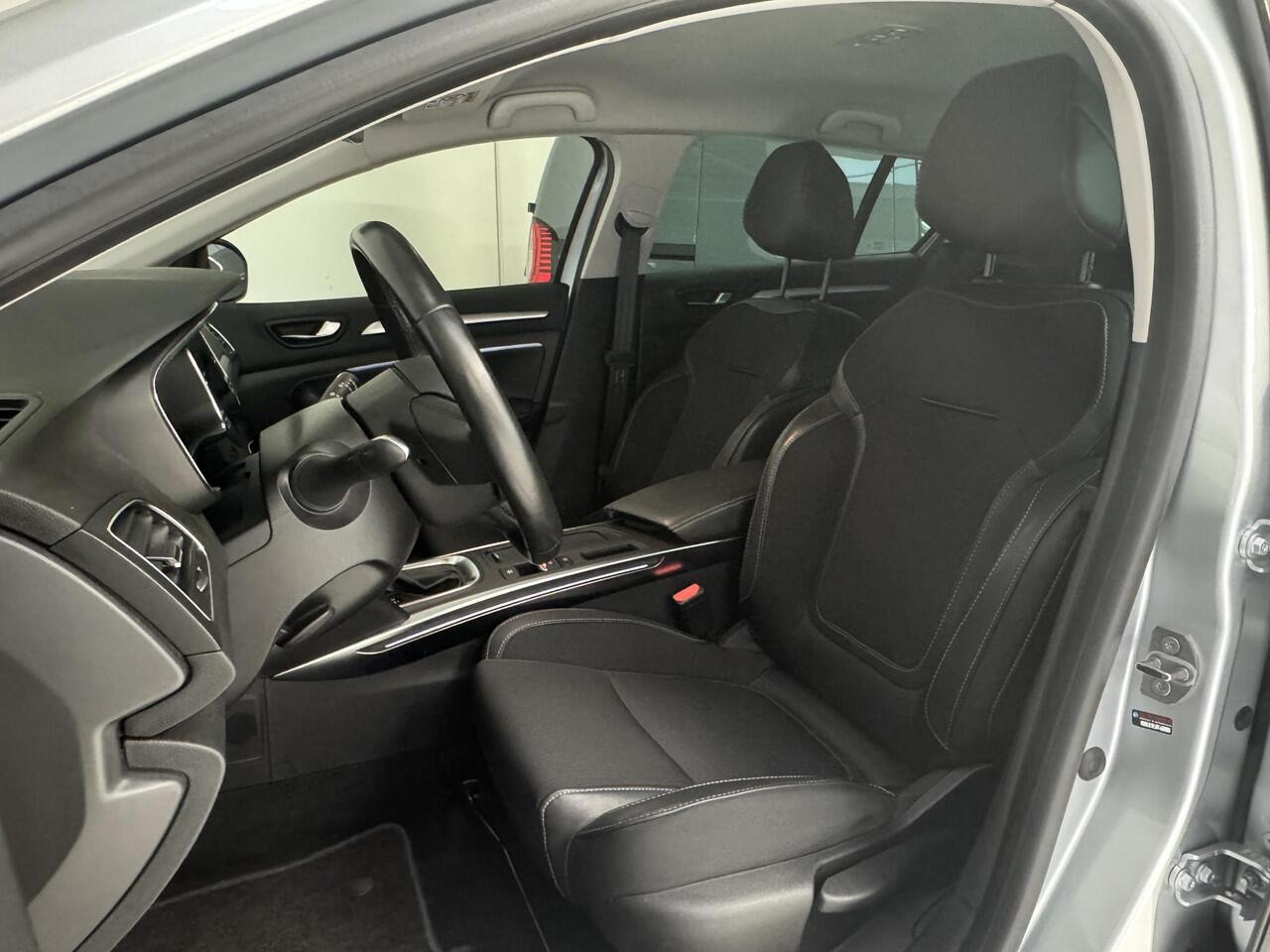 Renault MEGANE Estate 1.3 TCe 140 Techno | Navigatie | Achteruitrijcamera | Stoel + stuurverwarming | Cruise Control |