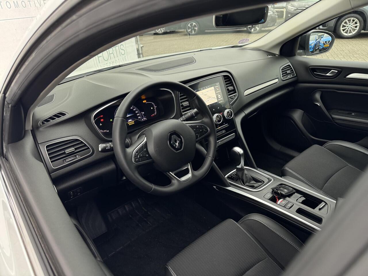 Renault MEGANE Estate 1.3 TCe 140 EDC Equilibre CARPLAY | PDC | LMV 1/2 LEDER