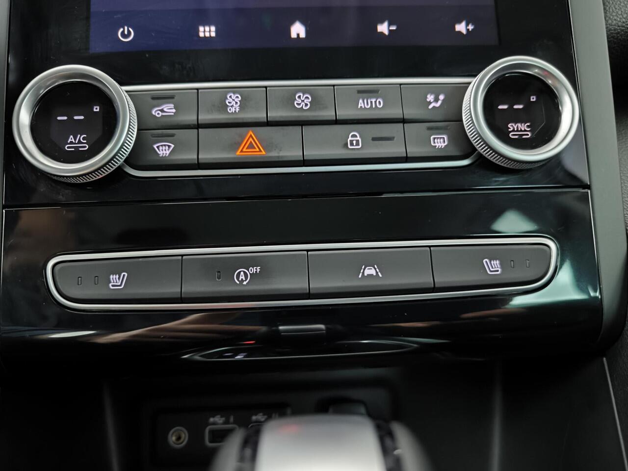 Renault MEGANE Estate 1.3 TCe 140 Techno | Camera | All season | Trekhaak | Navigatie | LED verlichting | Stuur & stoelverwarming |