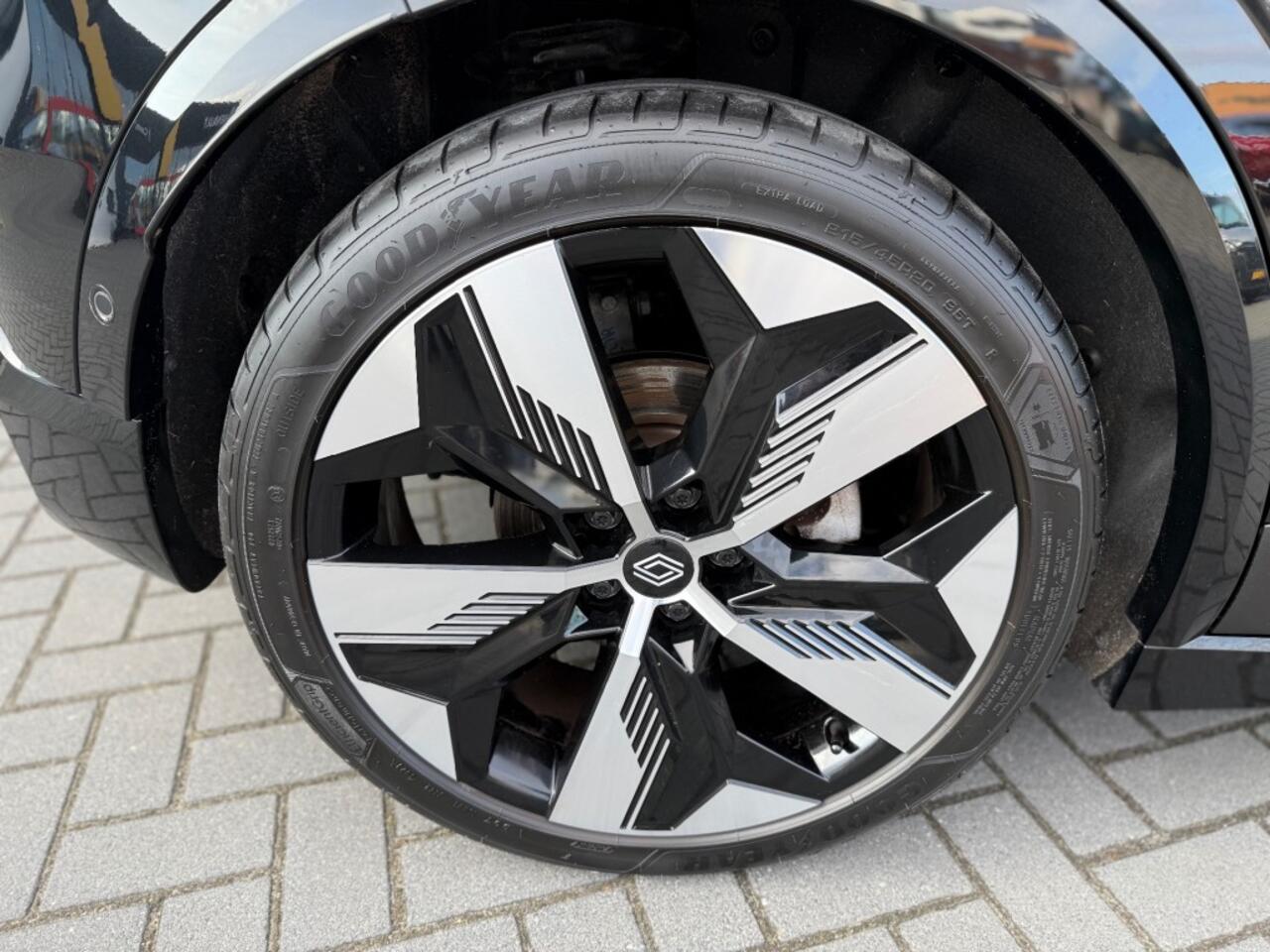 Renault MEGANE EV60 Techno 220 pk Pack Winter Harman Kardon