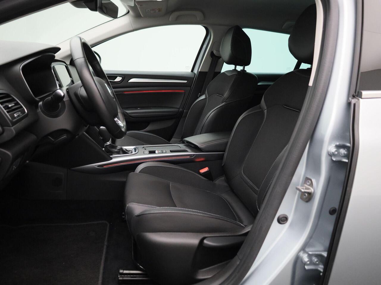 Renault MEGANE Estate 1.3 TCe Techno 140PK | Automaat | Navigatie | Stoel- en Stuurverwarming | Achteruitrijcamera | Climate Control | Cruise Control | Apple CarPlay & Android Auto