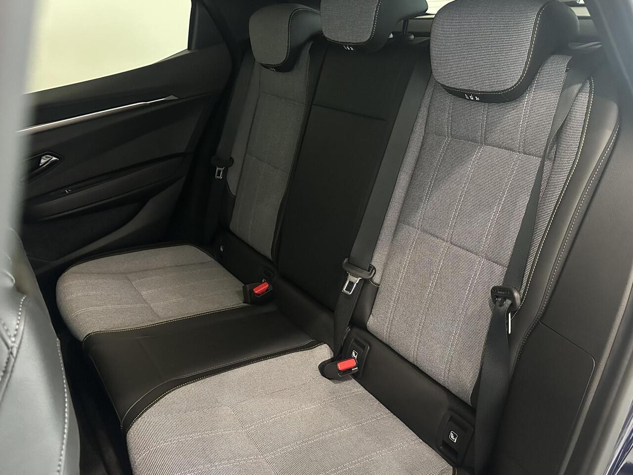 Renault MEGANE E-Tech Techno 220 Comfort Range 60 kWh | Pack Winter | Pack Advanced Drive Assist | Van: ¤ 43.059,- nu rijklaar voor: ¤ 39.445,-