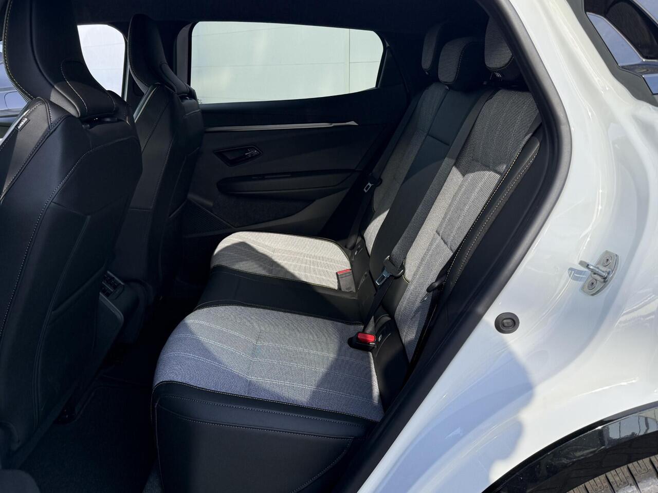 Renault MEGANE E-Tech comfort range techno 60 kWh | Camera | Winterpack | Harman & Kardon | Digitale Binnenspiegel