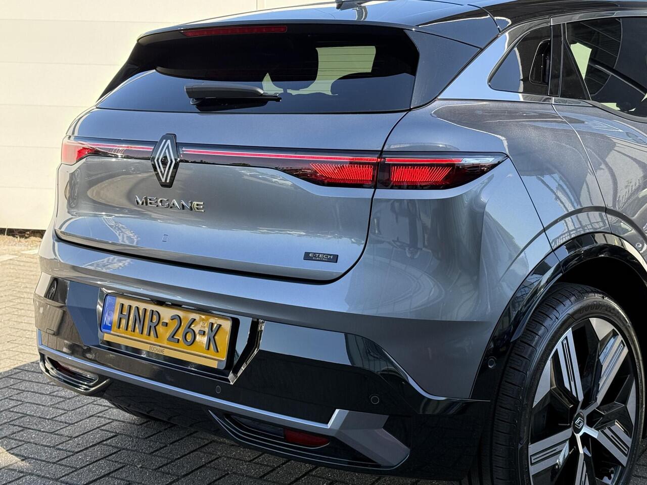 Renault MEGANE E-Tech comfort range iconic 60 kWh | Camera | Winterpack | Harman&Kardon | Leder | Digitale Binnenspiegel | Demo