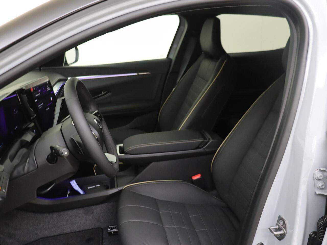 Renault MEGANE E-Tech comfort range iconic 60 kWh | Lederen bekleding | Adaptieve Cruisecontrol | Smart Rear View Mirror | Rondom Camera |