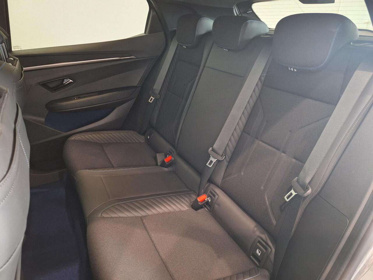 Renault MEGANE E-Tech Esprit Alpine 220 Comfort Range 60 kWh | All season banden | Pack Driving & Sound | Van: ¤ 42.609,- nu rijklaar voor: ¤ 40.609,-