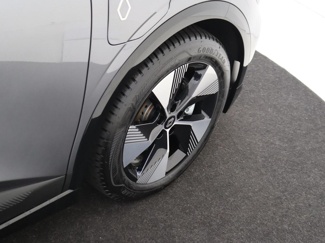 Renault MEGANE E-Tech EV60 Optimum Charge Equilibre 220PK | NIEUW | Achteruitrijcamera | Parkeersensoren Achter | AppleCarplay & AndroidAuto | Lane Assist | Bluetooth | Lichtmetalen Velgen | Led Verlichting |