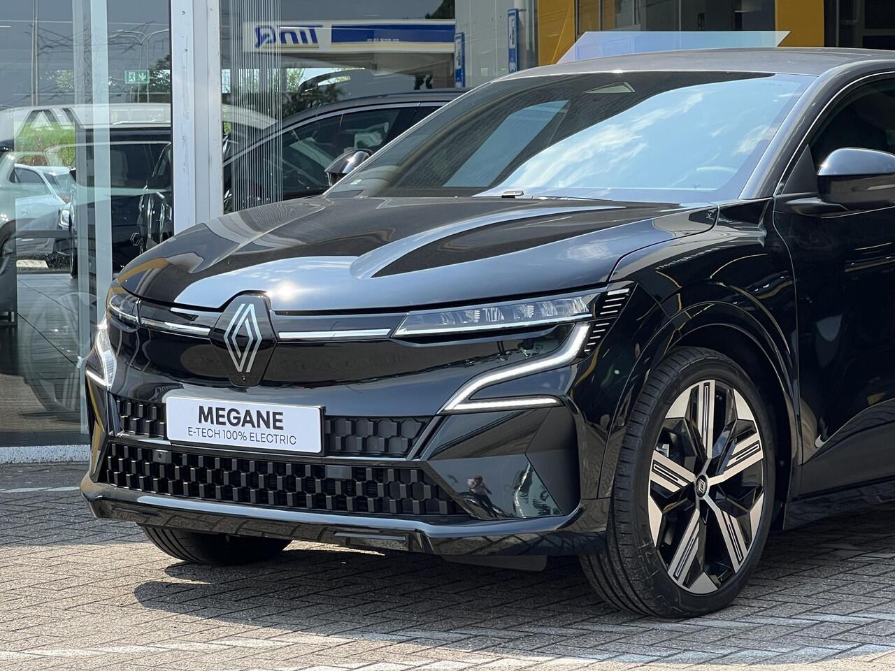 Renault MEGANE E-Tech comfort range iconic 60 kWh | Direct leverbaar | 360 graden camera | Stoel & stuur verwarming | Cruise adaptief | Harman & Kardon |