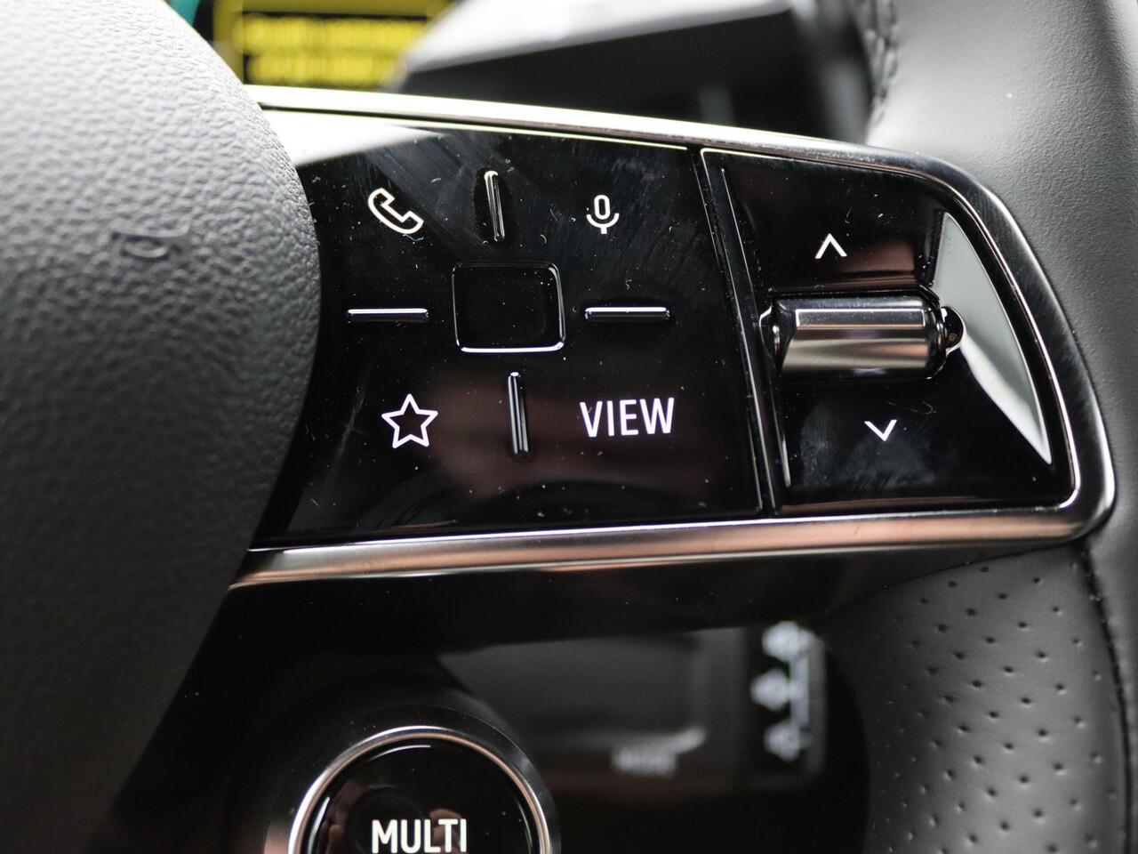 Renault MEGANE E-Tech comfort range iconic 60 kWh | Active driver assist | Blind spot warning | Smart rear view mirror |