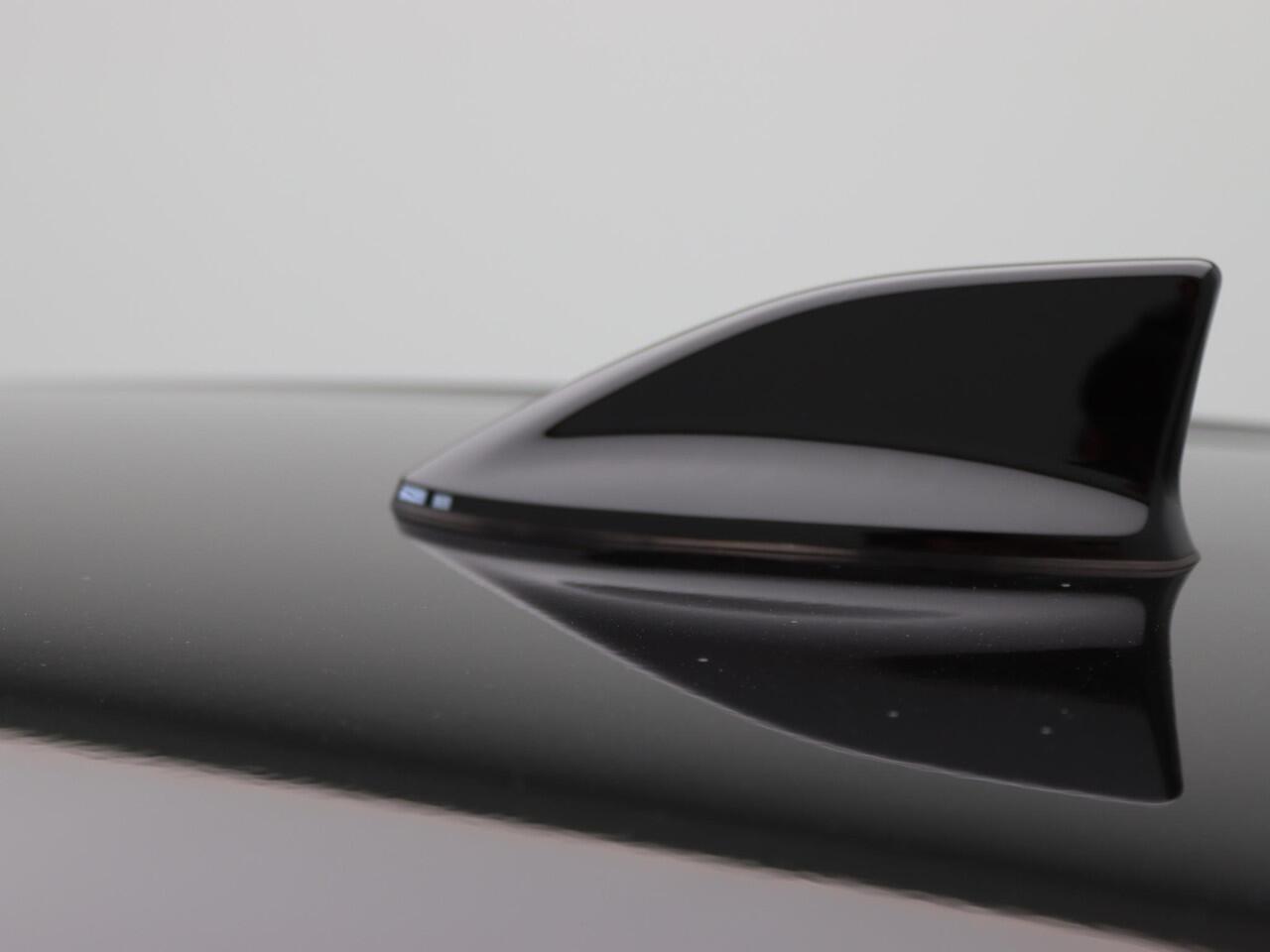 Renault MEGANE E-Tech comfort range iconic 60 kWh | Active driver assist | Blind spot warning | Smart rear view mirror |